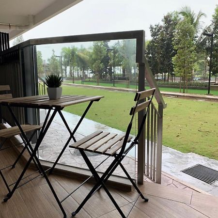 Timur Bay Groundfloor Pool & Seaview กวนตัน ภายนอก รูปภาพ