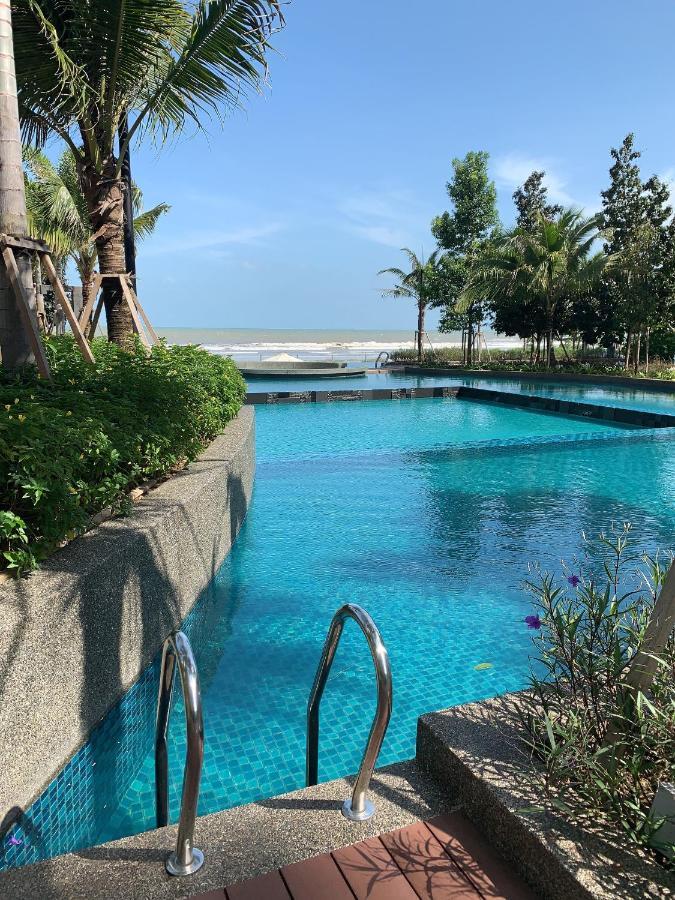 Timur Bay Groundfloor Pool & Seaview กวนตัน ภายนอก รูปภาพ