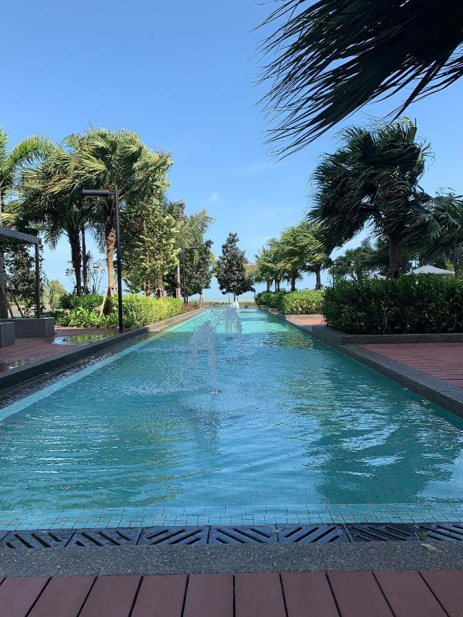 Timur Bay Groundfloor Pool & Seaview กวนตัน ภายนอก รูปภาพ