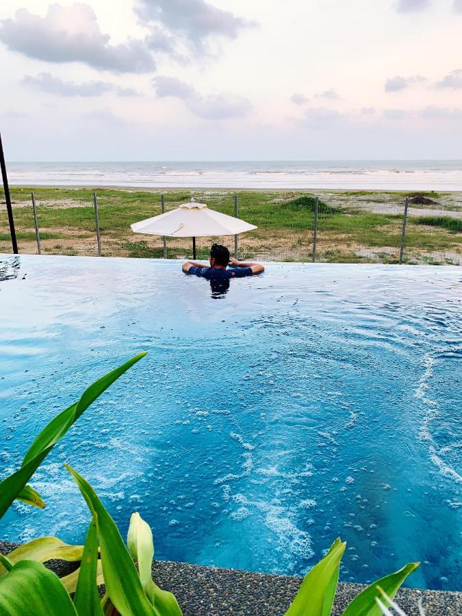 Timur Bay Groundfloor Pool & Seaview กวนตัน ภายนอก รูปภาพ