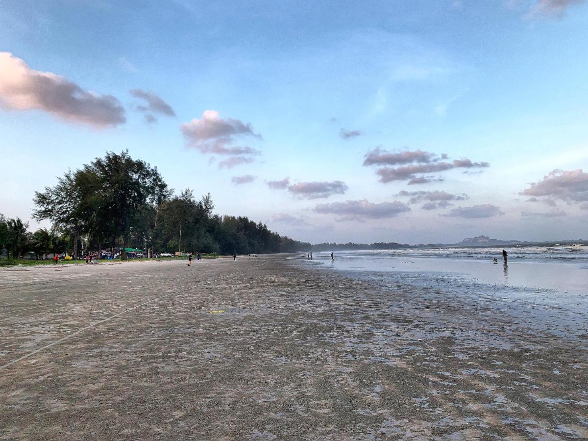 Timur Bay Groundfloor Pool & Seaview กวนตัน ภายนอก รูปภาพ